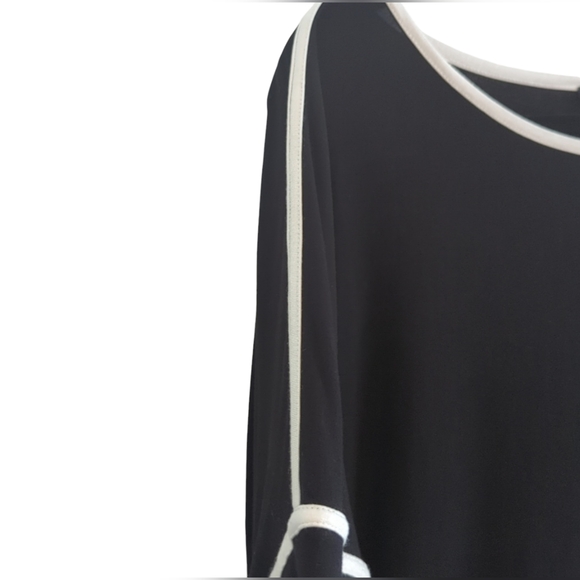 Cable & Gauge Blouse Top Black & some White Trim Size Large - Very Soft EUC - Picture 4 of 8